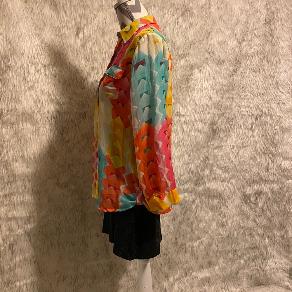 Vibrant Button Down Top - Picture 4 of 10